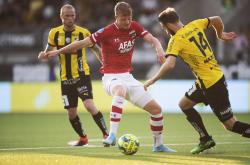 lol季中赛-瑞典队面对挑战，成功晋级欧洲杯正赛的简单介绍