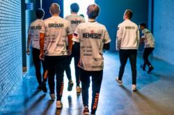 lol季中赛-FNC碾压NS，Doinb拿下关键大龙小组赛3:2（深圳）