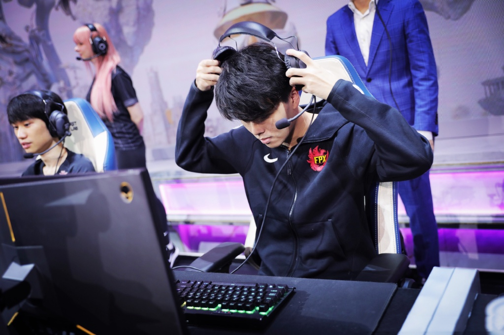 FNC碾压NS，Doinb拿下关键大龙小组赛3:2（深圳）